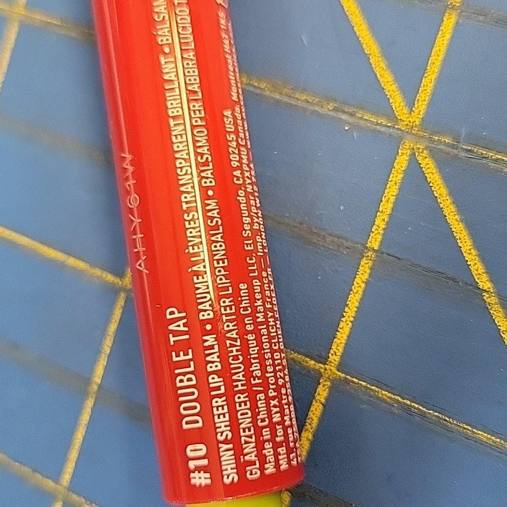 NYX Fat Lip Oil Slick Click 2g Shiny Lip Balm #10 Double Tap New Sealed Tube - Picture 3 of 3